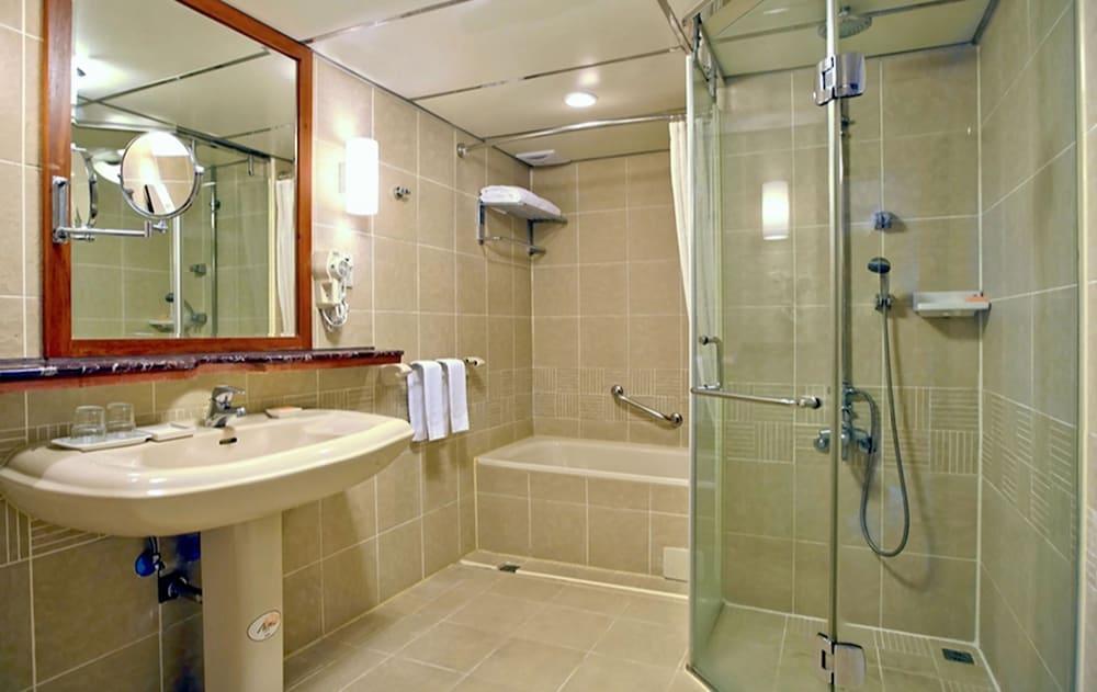 First Hotel Тайбей Екстер'єр фото
