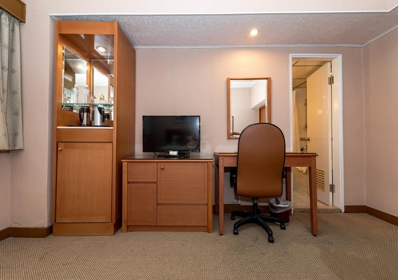 First Hotel Тайбей Екстер'єр фото